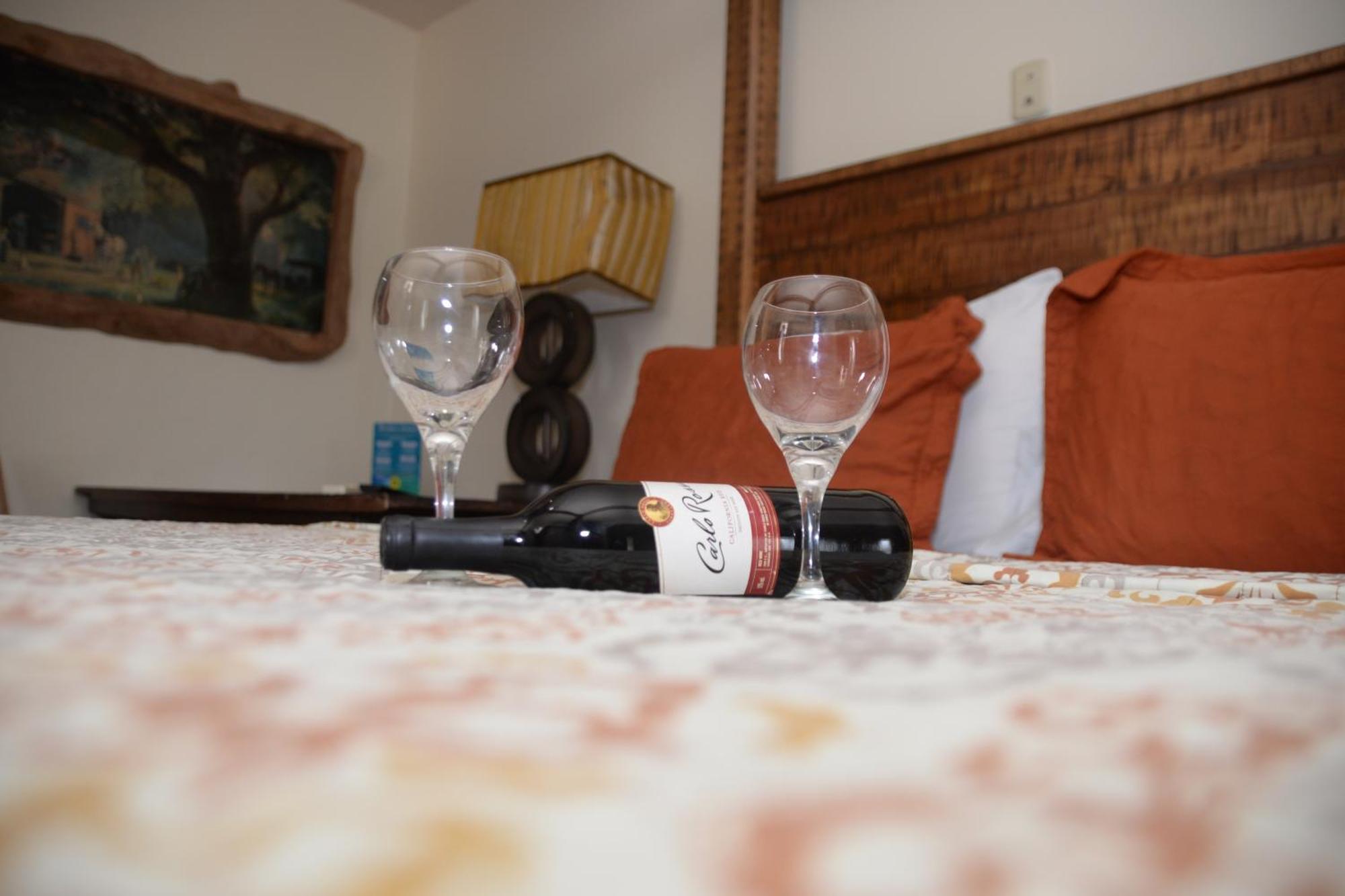 Hotel Miramar West End Bagian luar foto