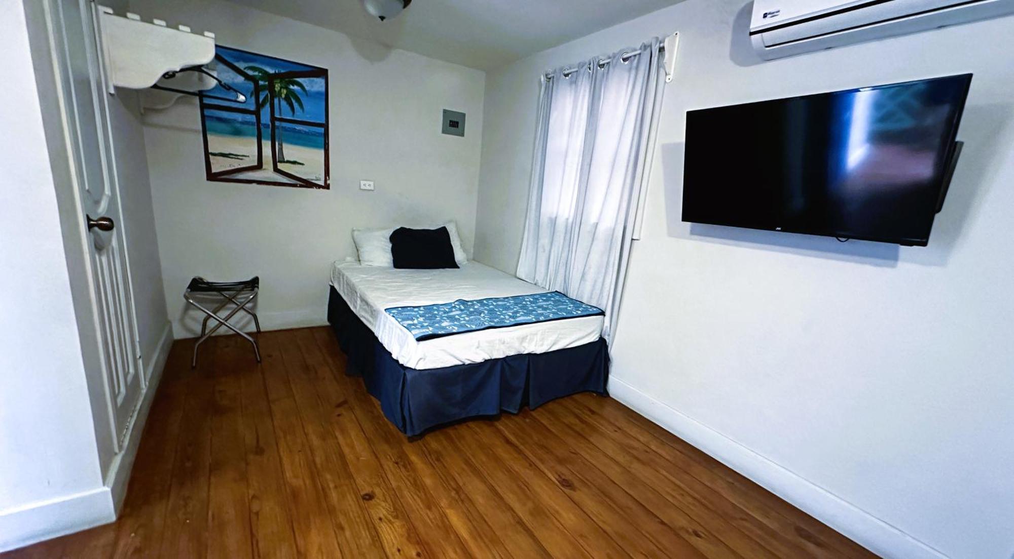 Hotel Miramar West End Bagian luar foto