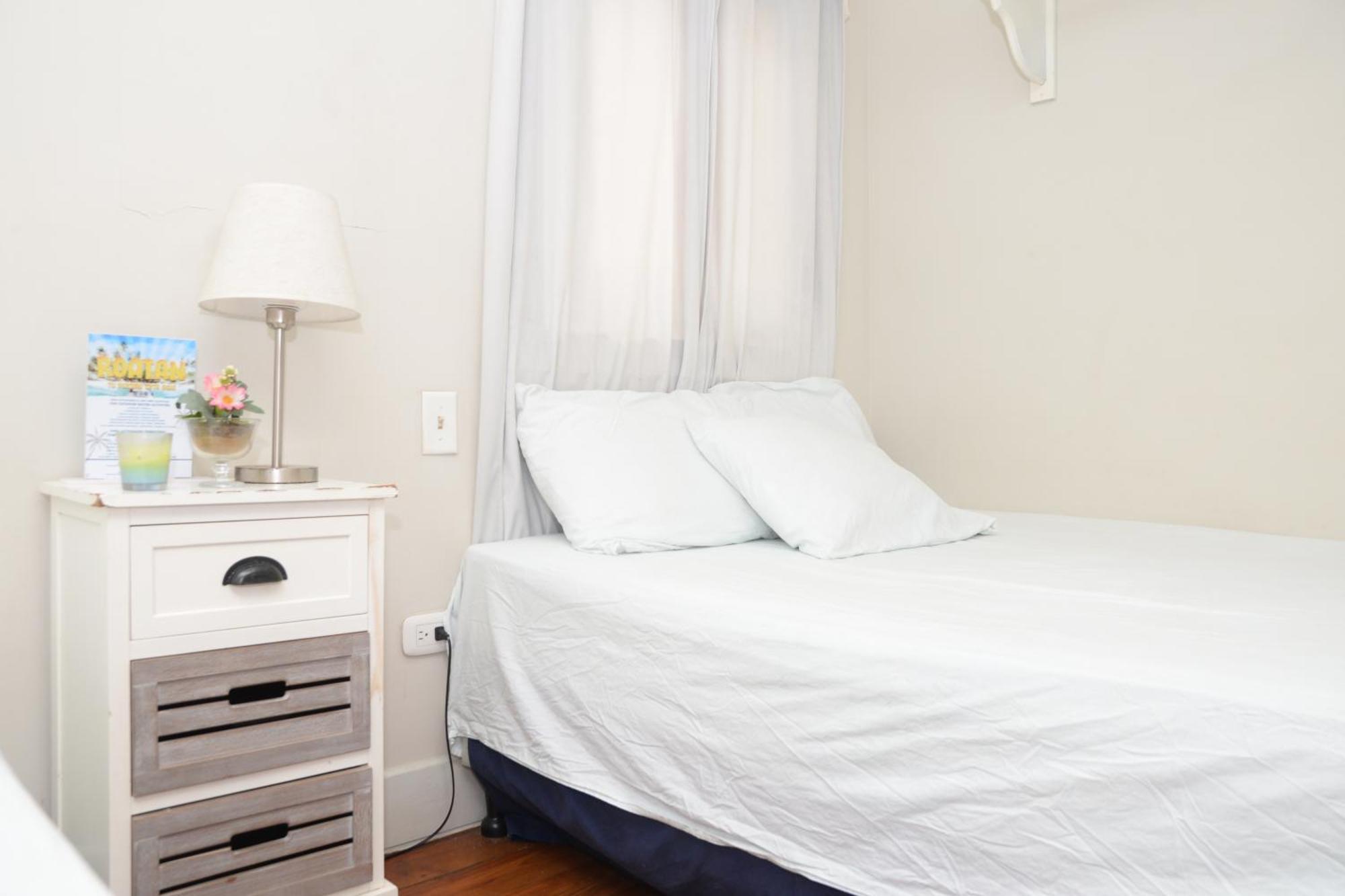 Hotel Miramar West End Bagian luar foto