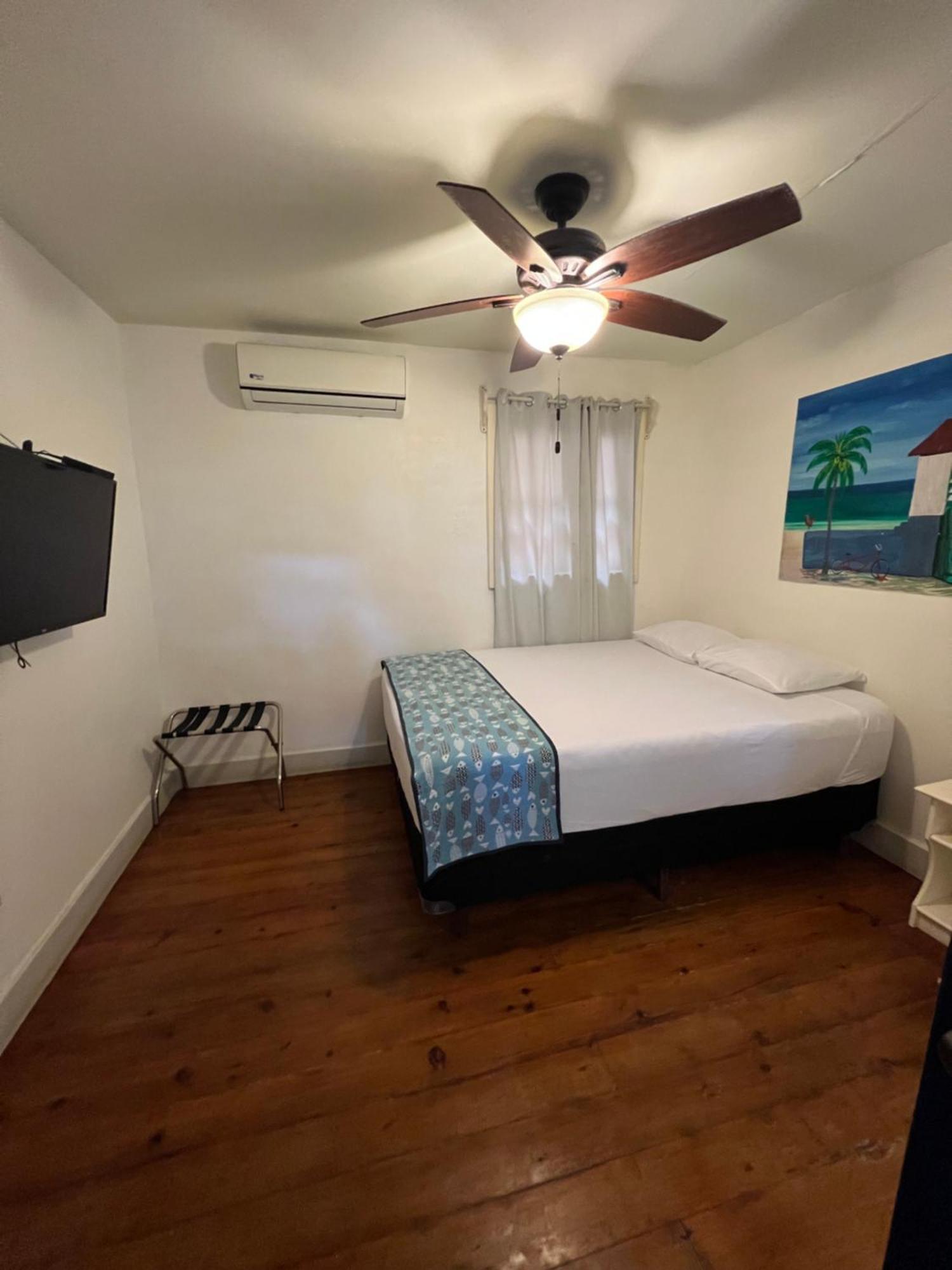 Hotel Miramar West End Bagian luar foto
