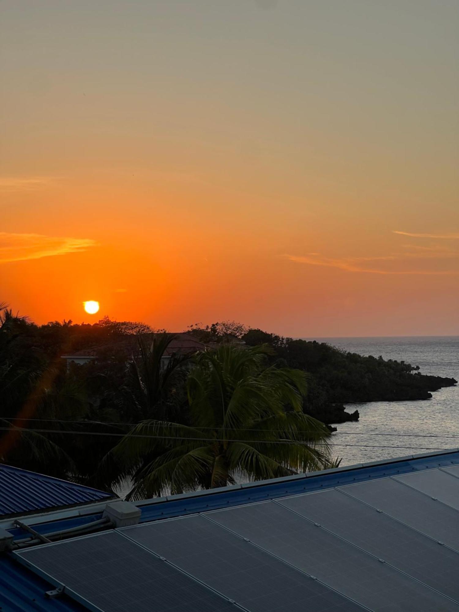 Hotel Miramar West End Bagian luar foto