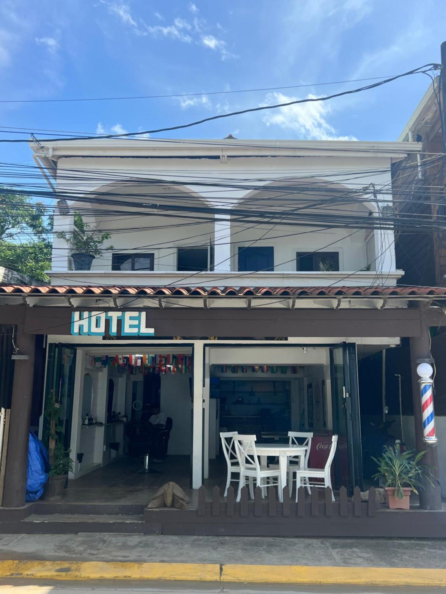 Hotel Miramar West End Bagian luar foto